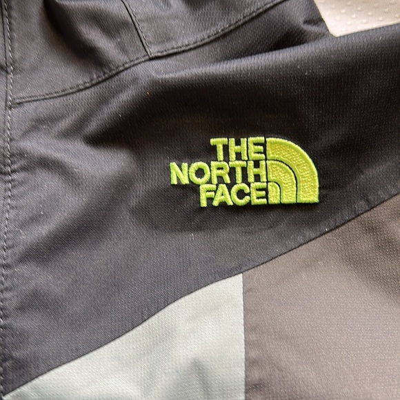The North Face Hyvent Light Jacket Youth Large 14-16 Outdoors Water Resistant - Picture 2 of 9